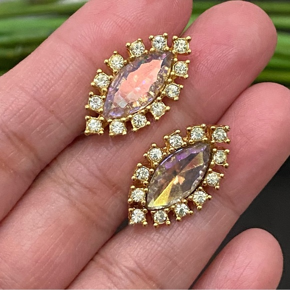 Vintage TARA Signed AB Crystal Aurora Borealis Marquis Navette Clip On Earrings - Picture 8 of 14